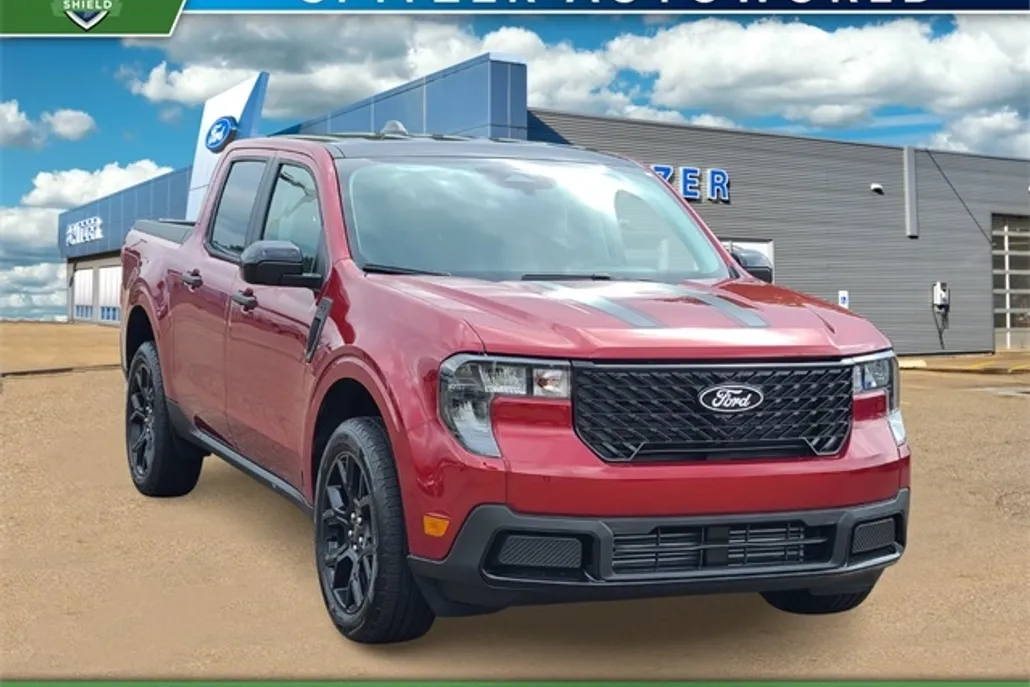2025 Ford Maverick XLT photo 1