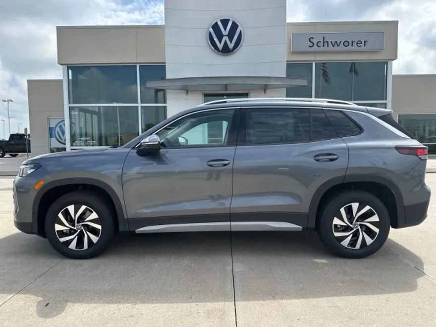 2025 Volkswagen Tiguan S photo 1