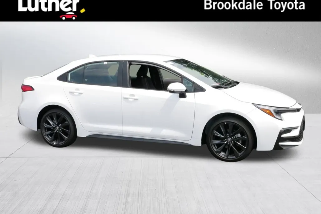 2024 Toyota Corolla SE photo 1
