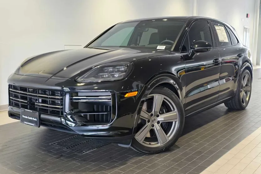 2025 Porsche Cayenne Turbo E-Hybrid photo 1