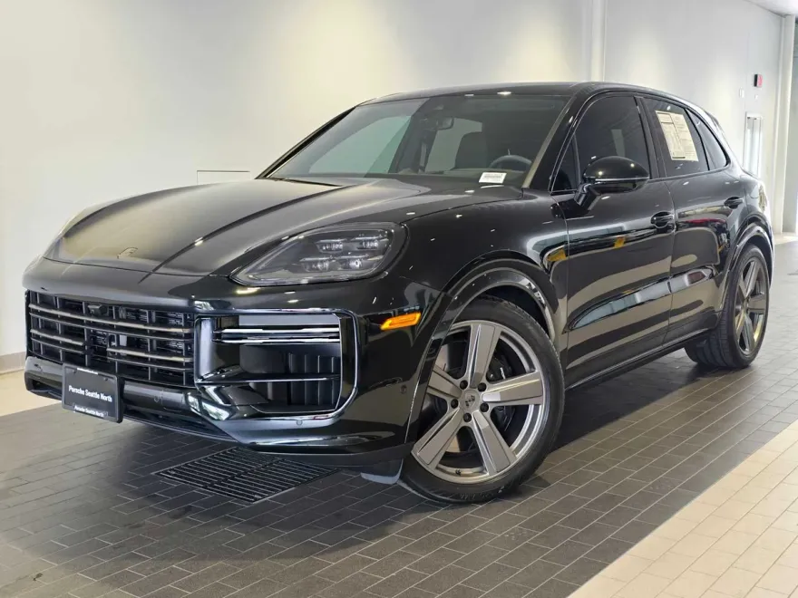 2025 Porsche Cayenne Turbo E-Hybrid photo 1