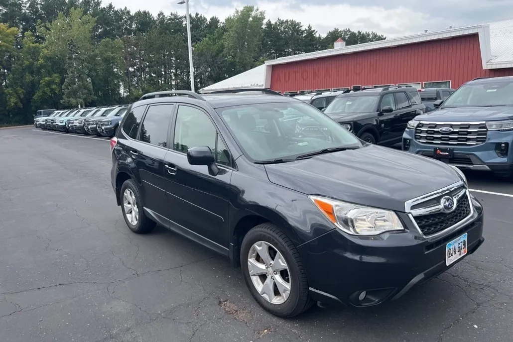 2015 Subaru Forester 2.5i Premium photo 1