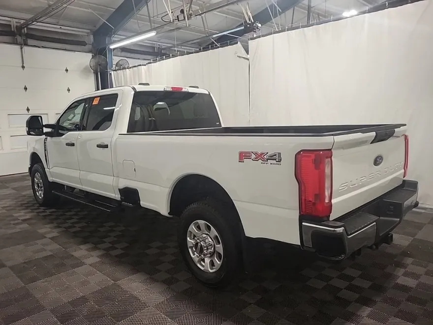 2024 Ford F-250 XLT photo 1