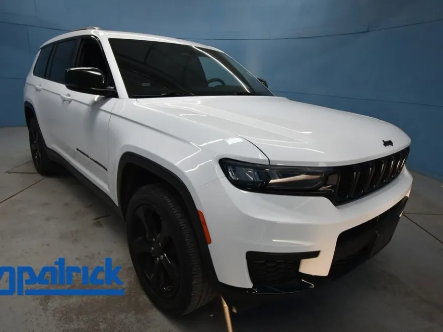 2023 Jeep Grand Cherokee Altitude photo 1