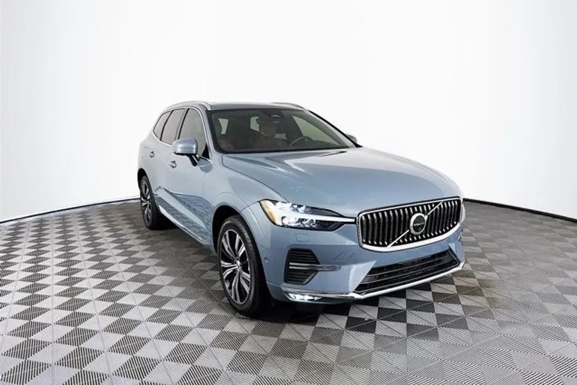 2023 Volvo XC60 Ultimate photo 1