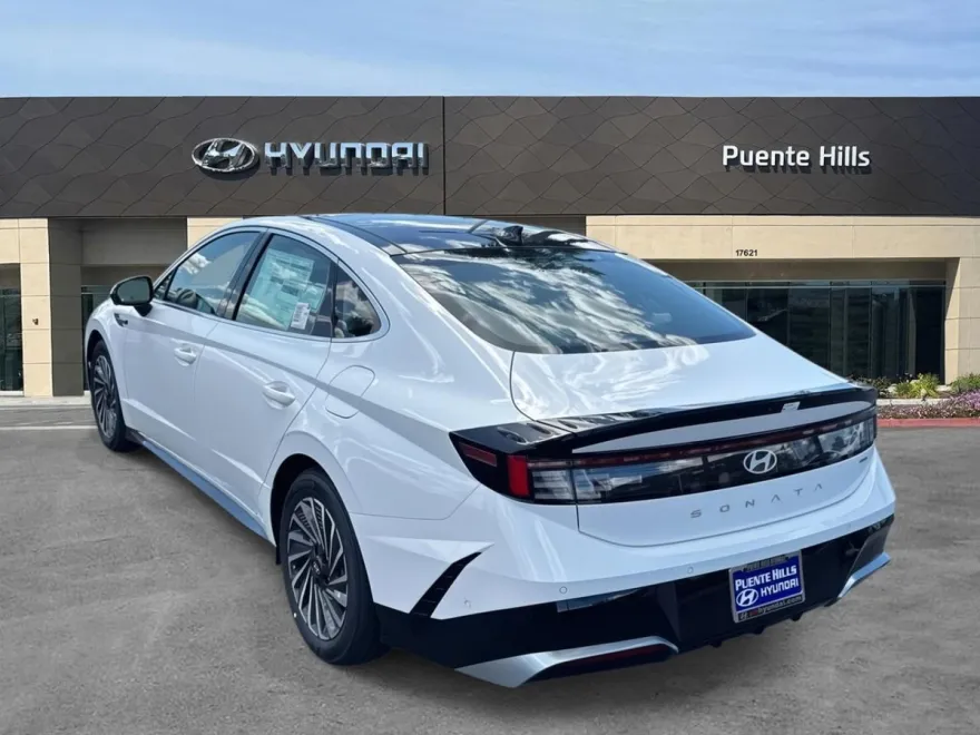 2025 Hyundai Sonata Hybrid Limited photo 1