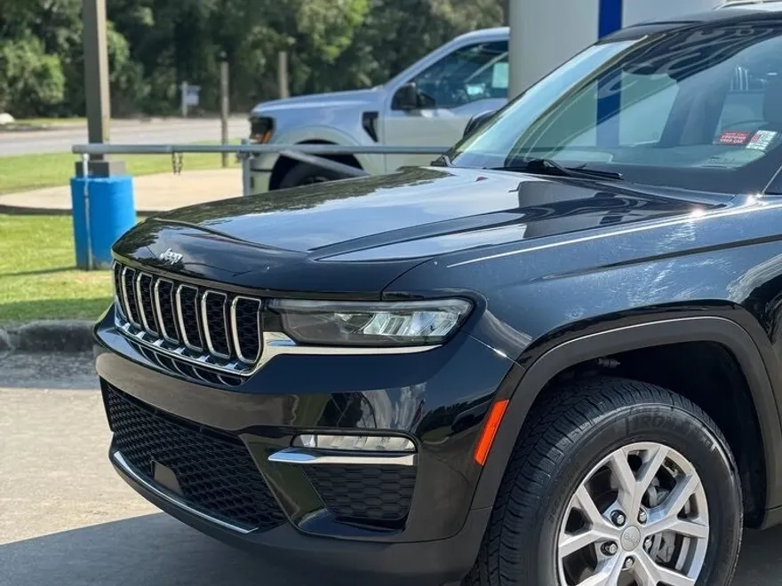 2022 Jeep Grand Cherokee Limited photo 1