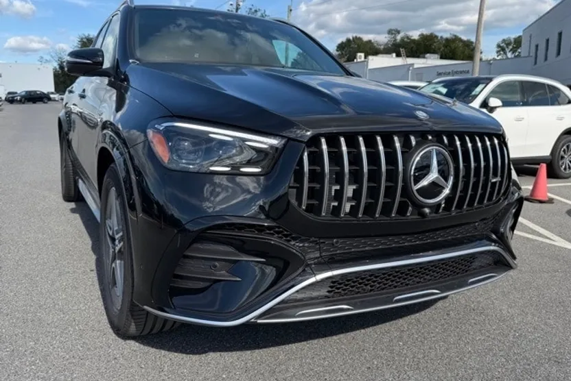 2026 Mercedes Benz GLE AMG 53 photo 1