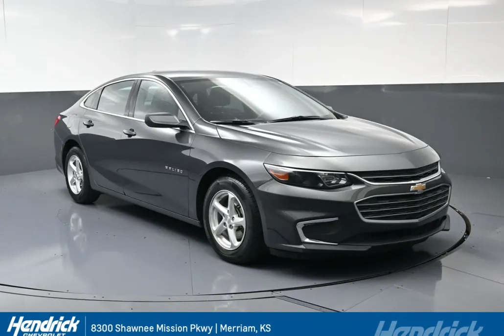 2017 Chevrolet Malibu LS photo 1