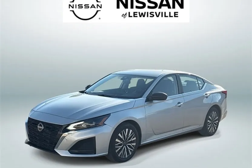 2024 Nissan Altima 2.5 SV photo 1