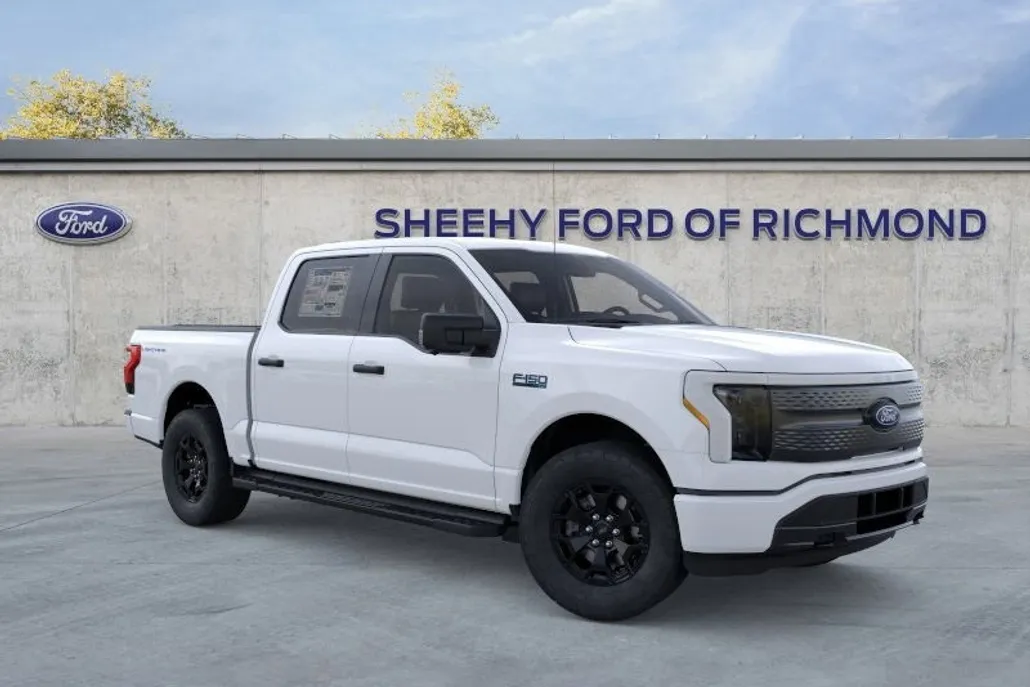 2025 Ford F-150 Lightning XLT photo 1