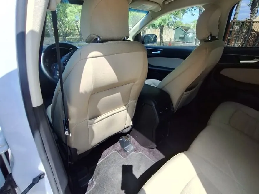 2015 Ford Edge SE photo 1