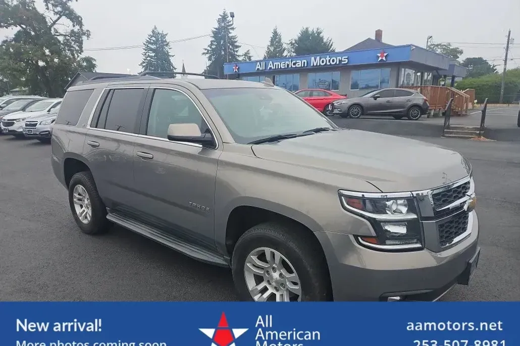 2017 Chevrolet Tahoe LT photo 1