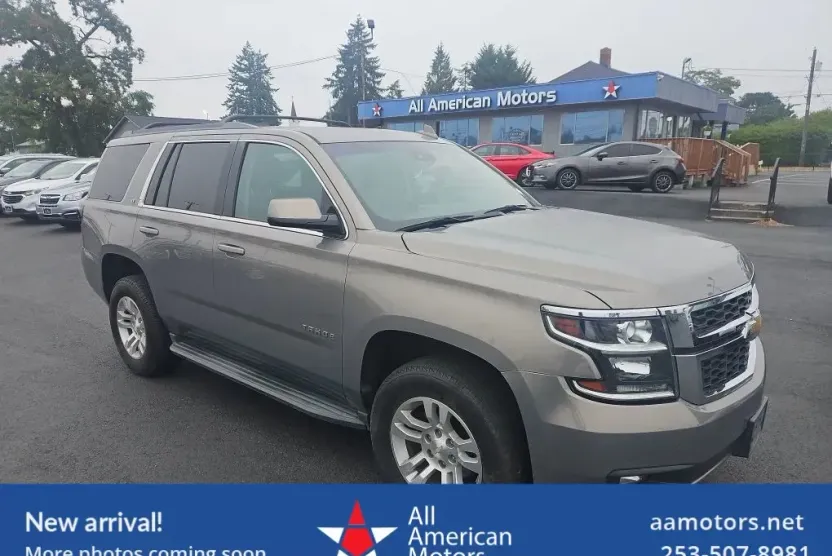 2017 Chevrolet Tahoe LT photo 1