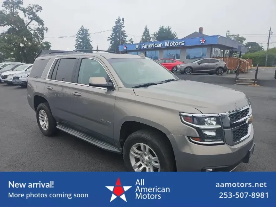 2017 Chevrolet Tahoe LT photo 1
