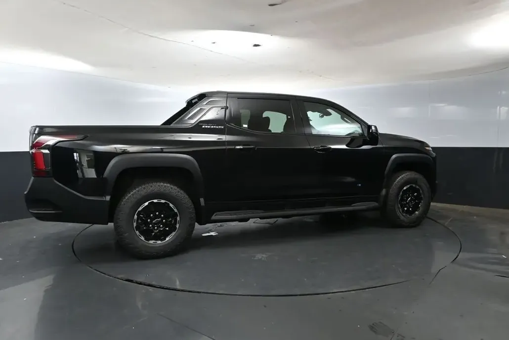 2026 Chevrolet Silverado EV Trail Boss photo 1