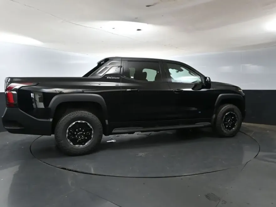 2026 Chevrolet Silverado EV Trail Boss photo 1