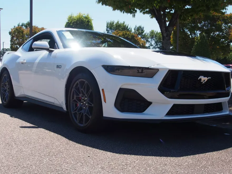 2025 Ford Mustang GT photo 1