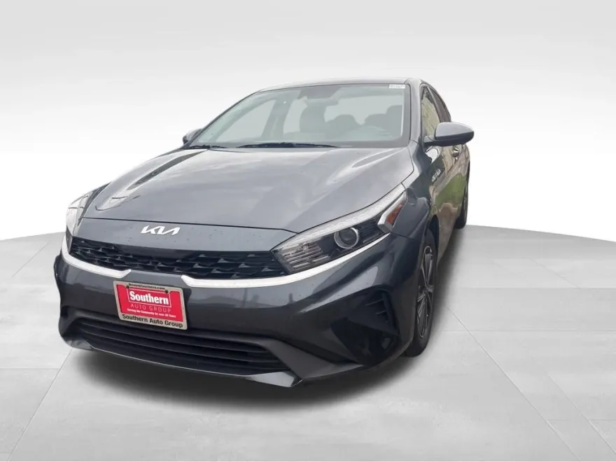 2023 Kia Forte LXS photo 1