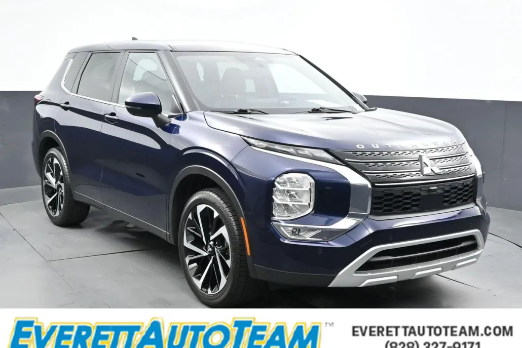 2024 Mitsubishi Outlander SE photo 1