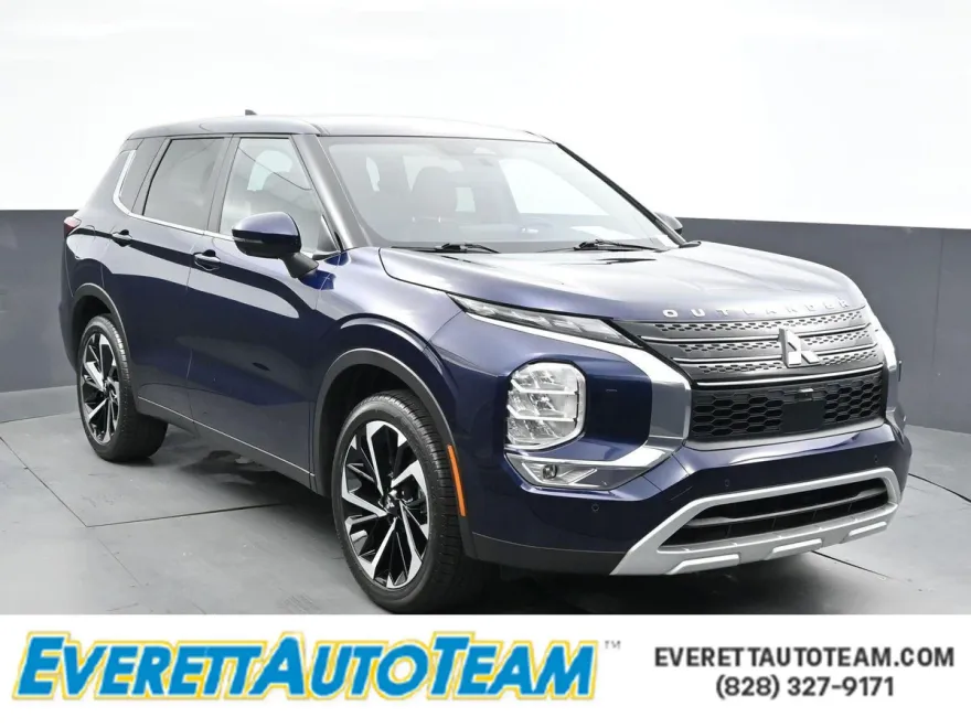 2024 Mitsubishi Outlander SE photo 1