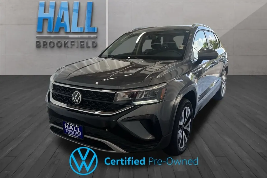 2022 Volkswagen Taos SE photo 1