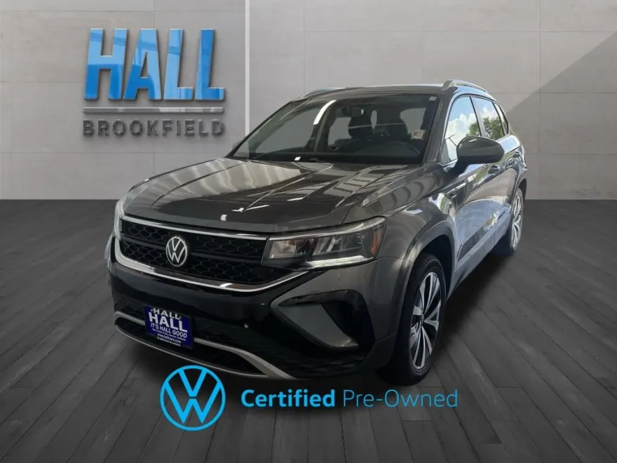 2022 Volkswagen Taos SE photo 1