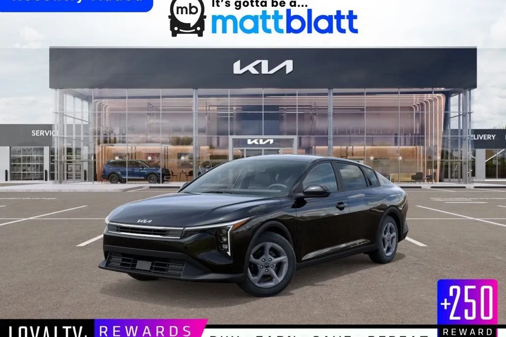 2025 Kia K4 LXS photo 1