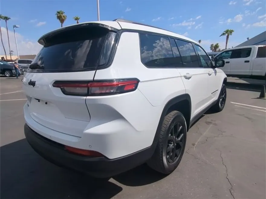 2024 Jeep Grand Cherokee Altitude photo 1
