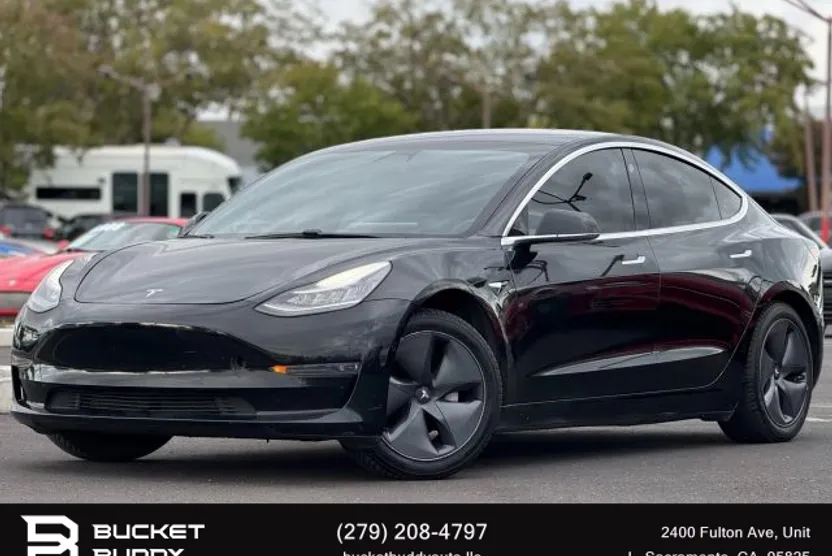 2020 Tesla Model 3 Standard Range Plus photo 1