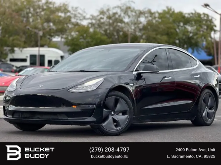 2020 Tesla Model 3 Standard Range Plus photo 1