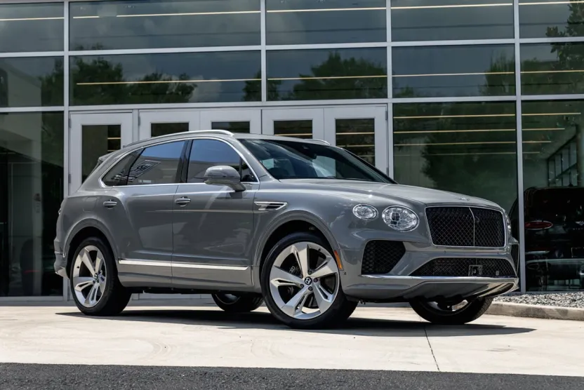 2024 Bentley Bentayga V8 photo 1