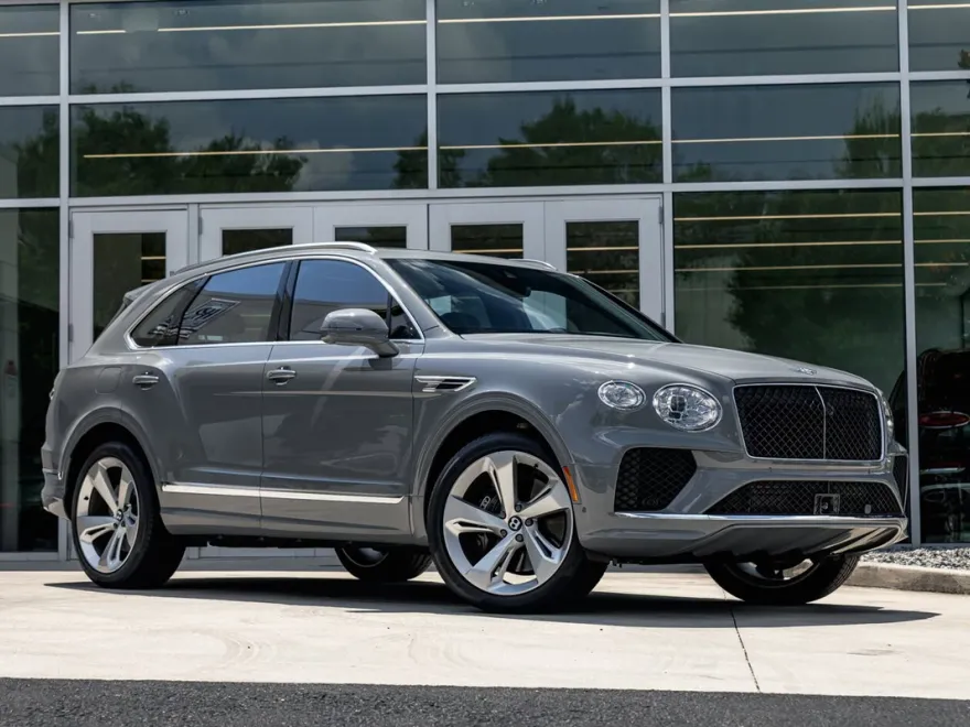 2024 Bentley Bentayga V8 photo 1