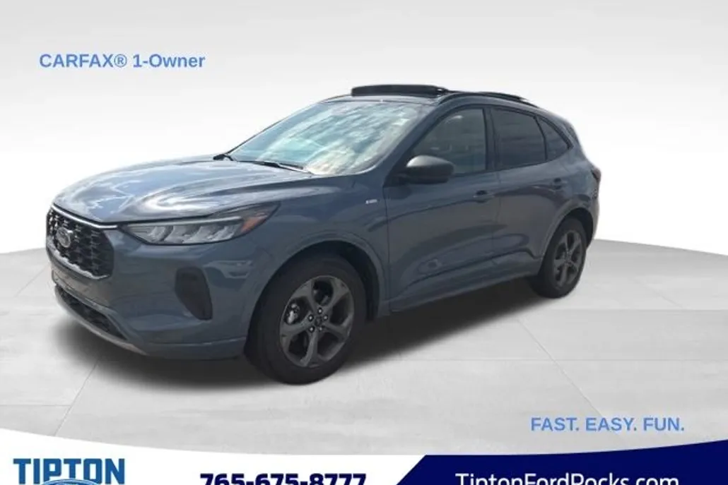 2023 Ford Escape ST-Line photo 1
