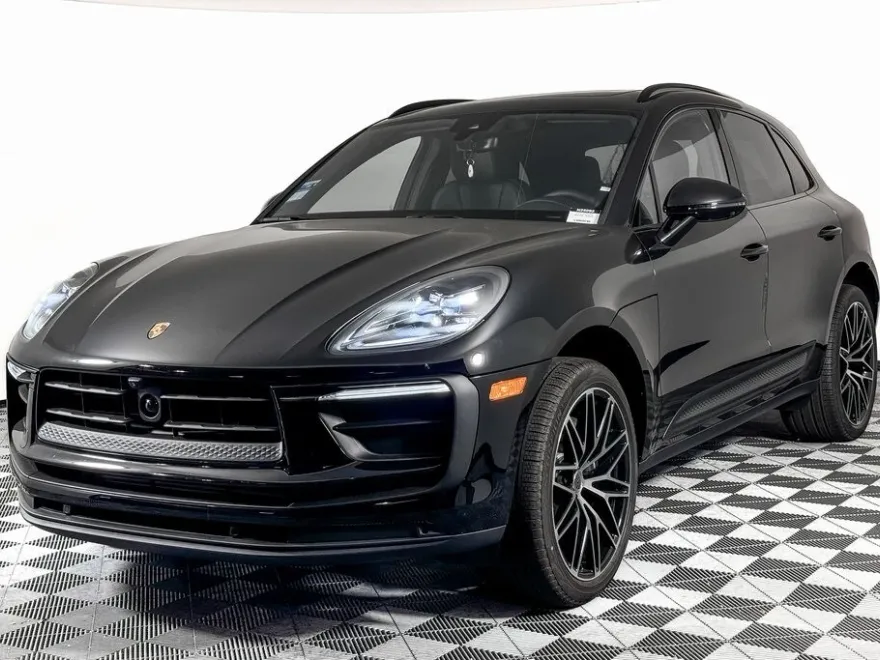 2025 Porsche Macan photo 1