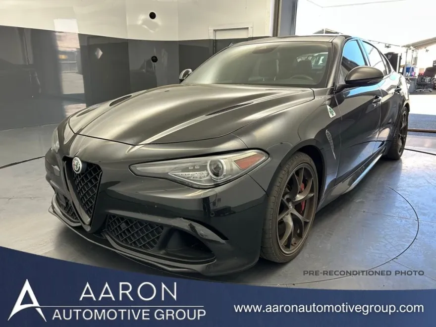2020 Alfa Romeo Giulia Quadrifoglio photo 1