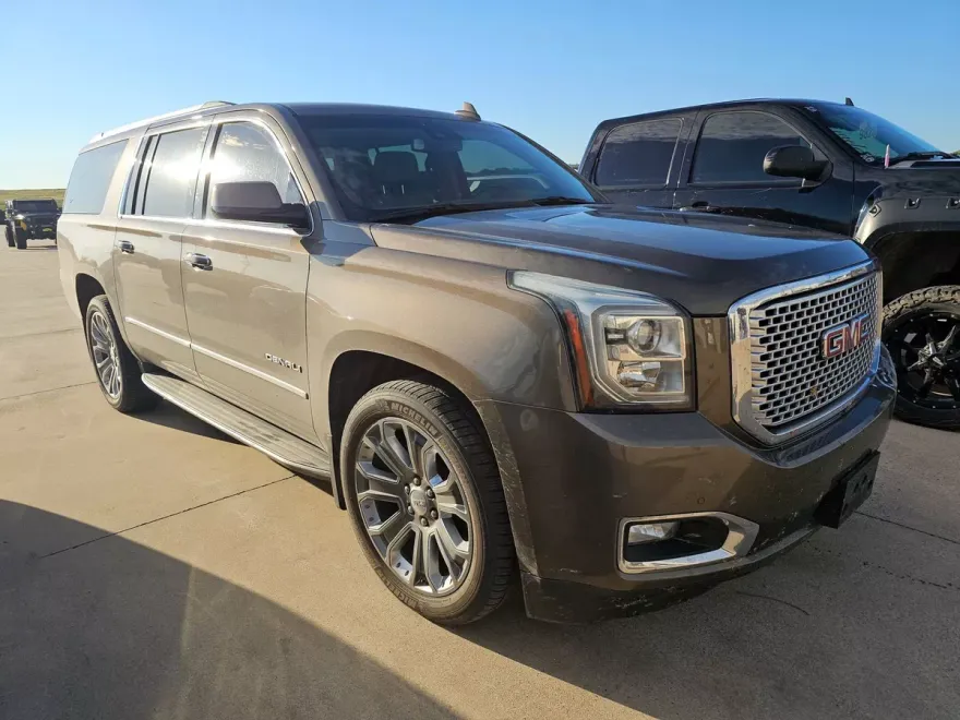 2016 Gmc Yukon XL Denali photo 1