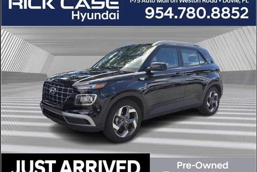 2023 Hyundai Venue SEL photo 1