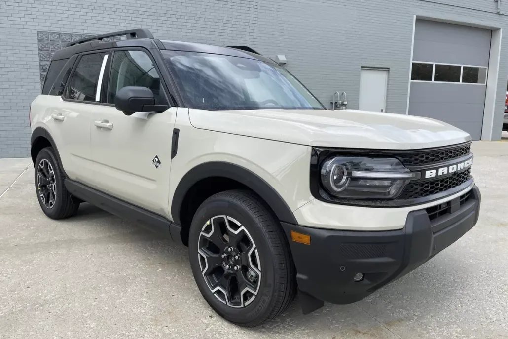 2025 Ford Bronco Sport Outer Banks photo 1
