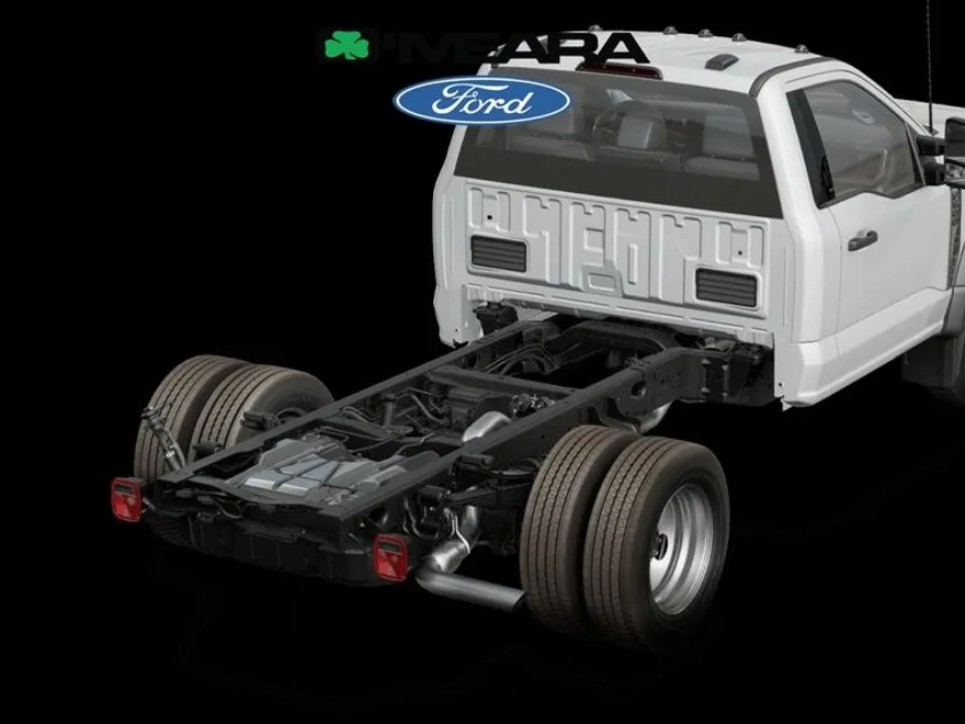 2025 Ford F-600 photo 1