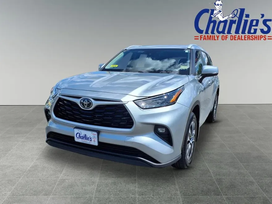 2024 Toyota Highlander photo 1