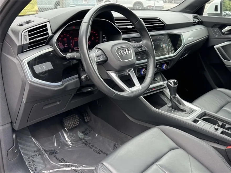 2023 Audi Q3 Premium S line photo 1