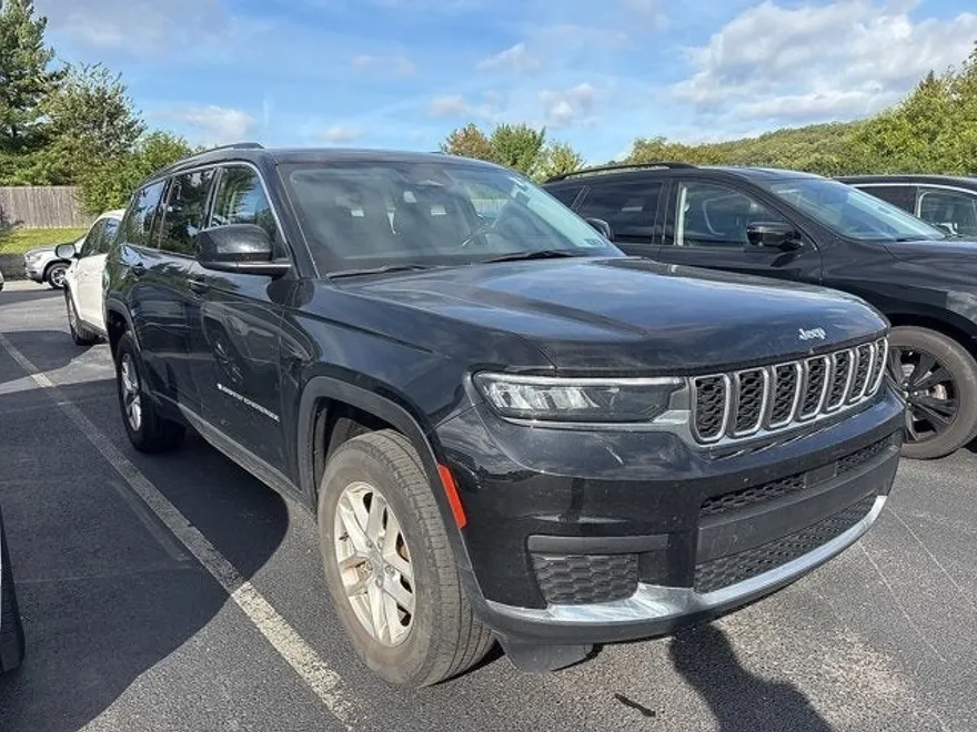2022 Jeep Grand Cherokee Laredo photo 1
