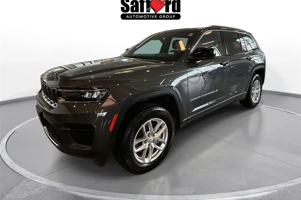 2025 Jeep Grand Cherokee Laredo photo 1