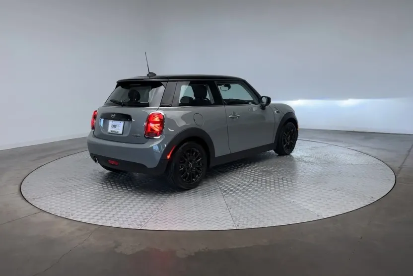 2021 Mini Cooper 2 Door Hardtop photo 1
