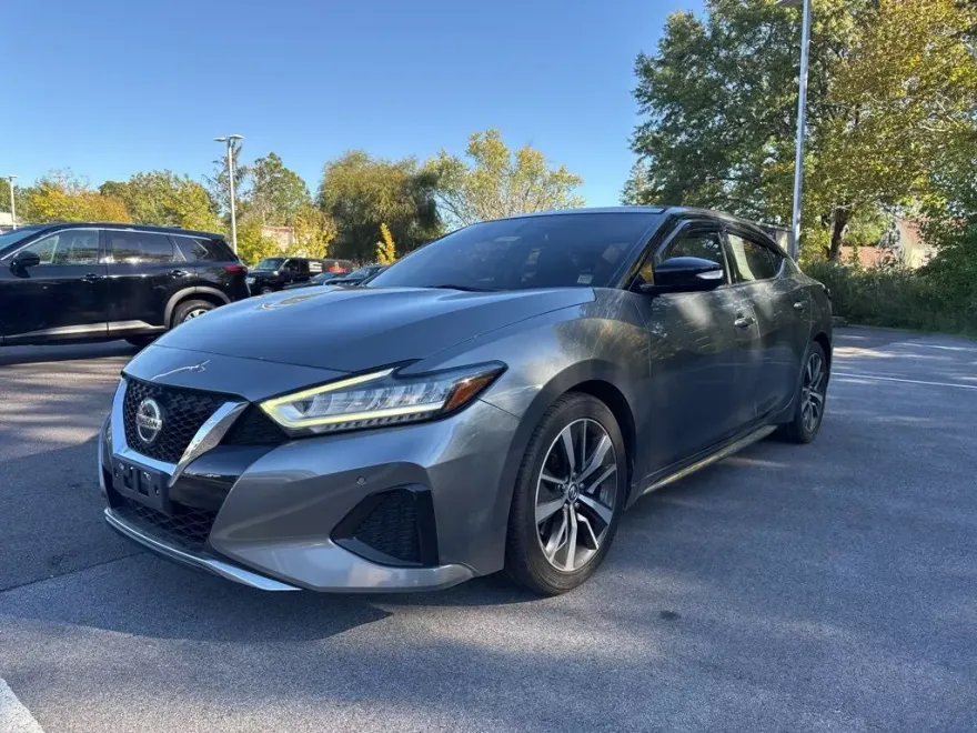 2019 Nissan Maxima SL photo 1