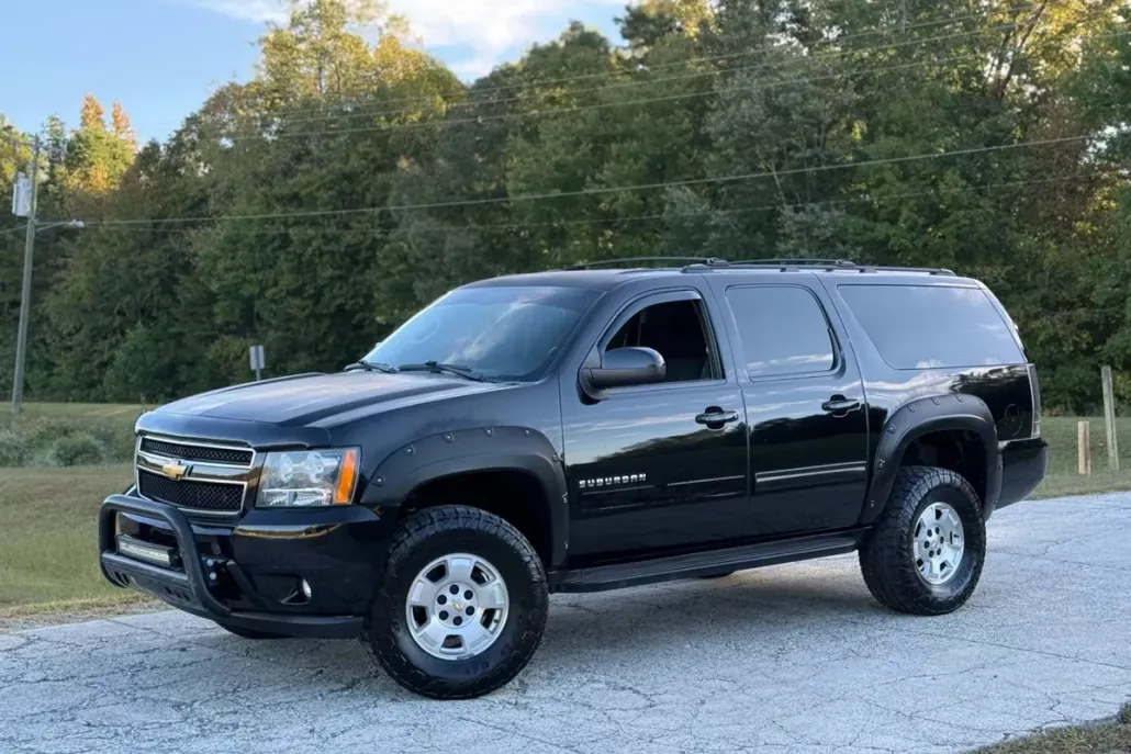 2013 Chevrolet Suburban 1500 LS photo 1
