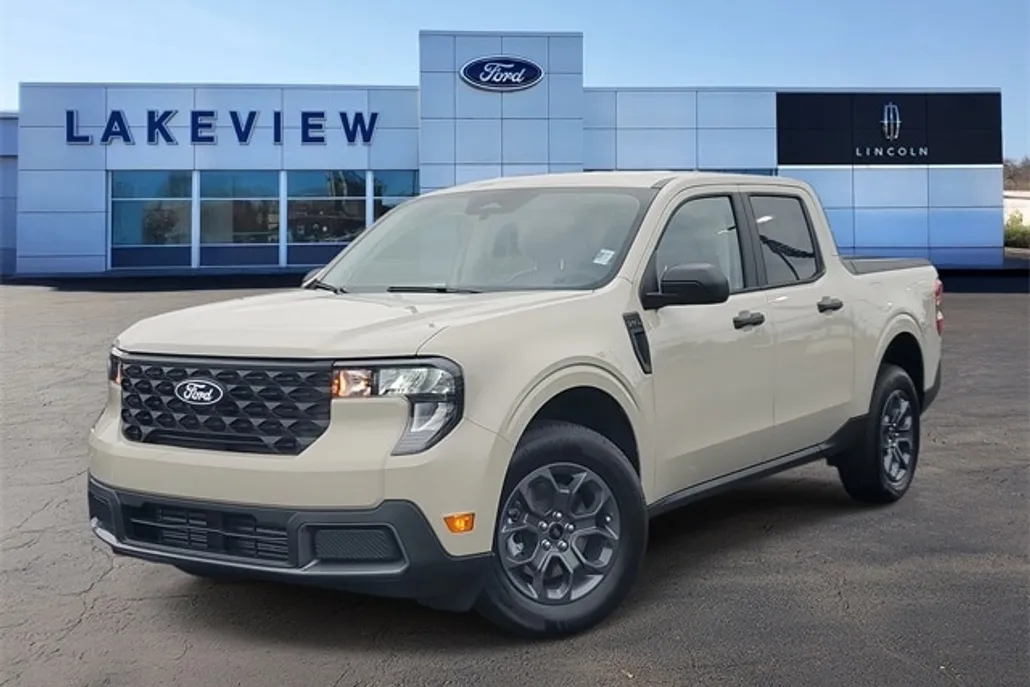 2025 Ford Maverick XLT photo 1