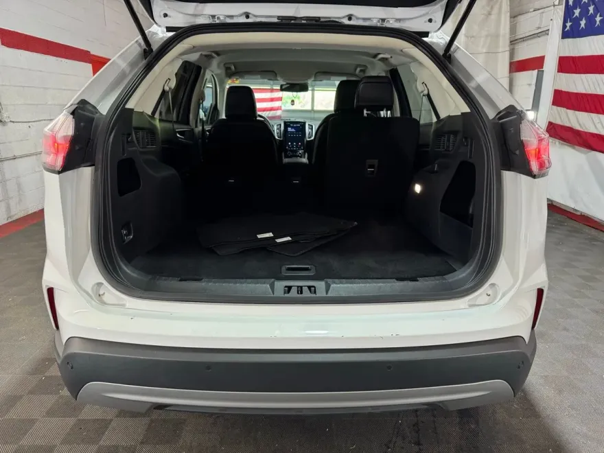 2024 Ford Edge SEL photo 13