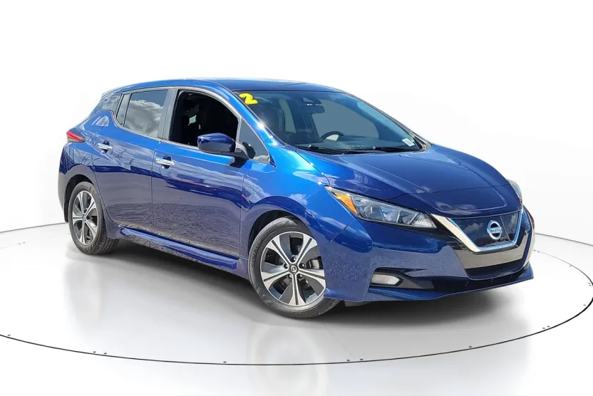 2022 Nissan Leaf SV photo 1